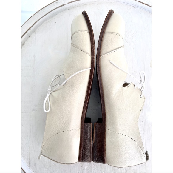 MOMA Charlie D. Cut Out Oxfords in Soft White Leather - NWOB - 39/ US 8.5 - Picture 6 of 11